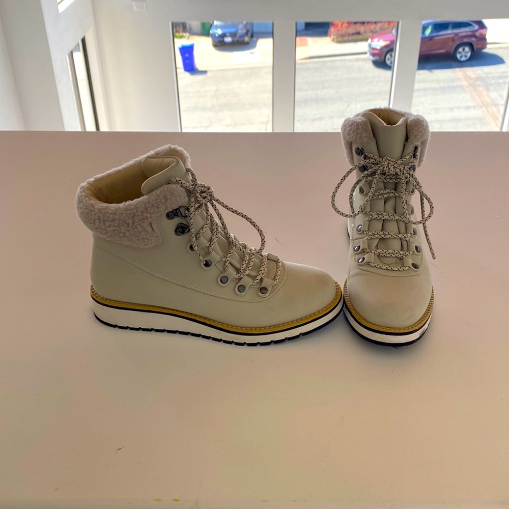 ASPEN cream boot lace up never worn !